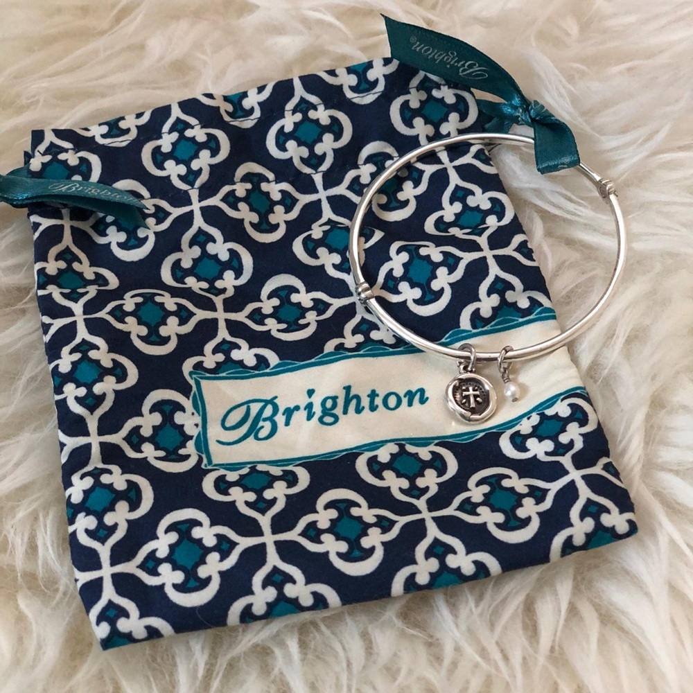 Brighton bangle with ✝️